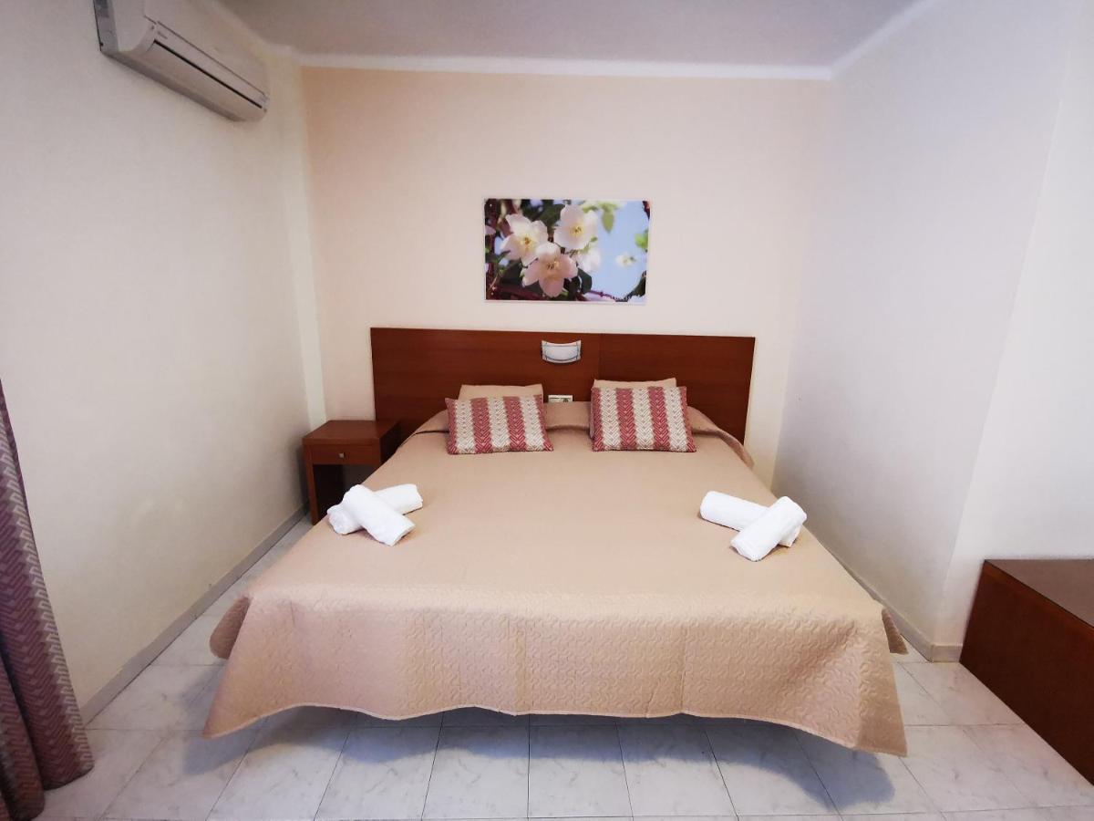Hostal Marazul Nerja Ngoại thất bức ảnh